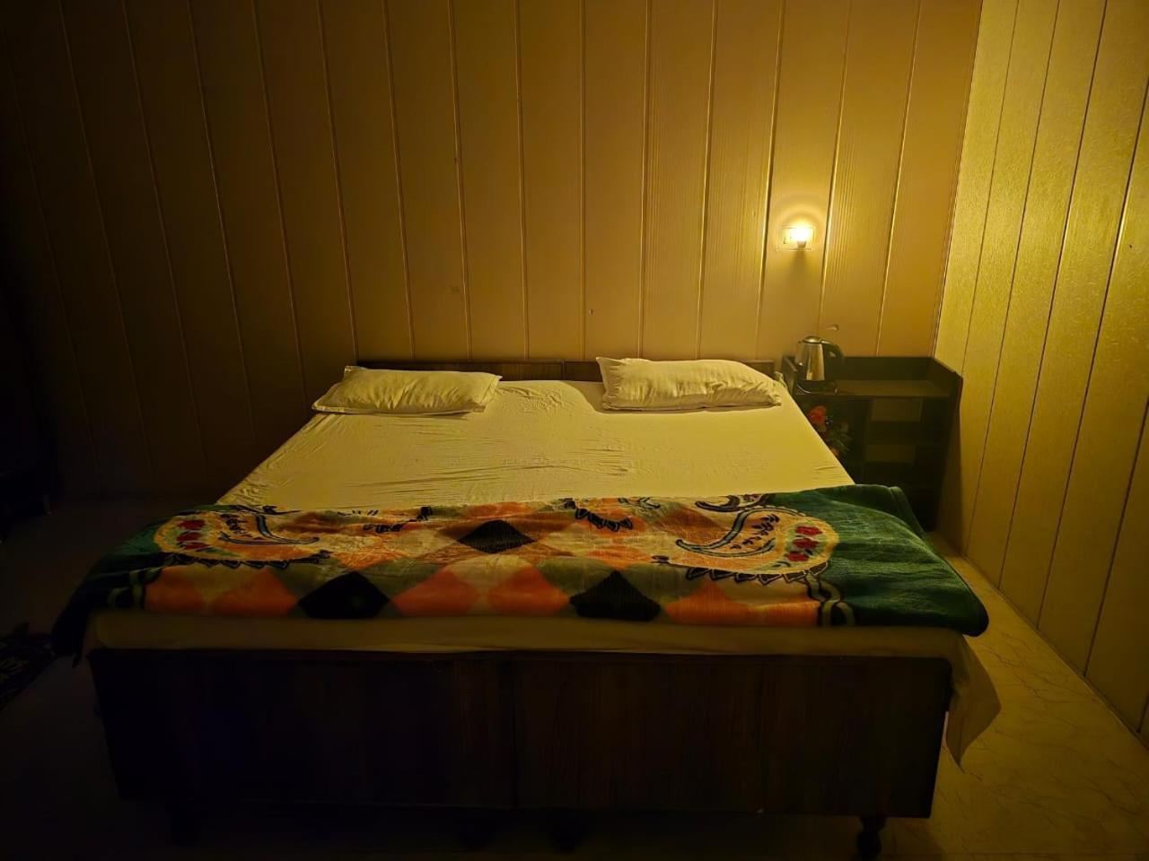 Apartament Kashi Shree Waranasi Zewnętrze zdjęcie